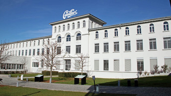 Nhà máy sô cô la Cailler là điểm tham quan gần lâu đài Gruyeres Thụy Sĩ