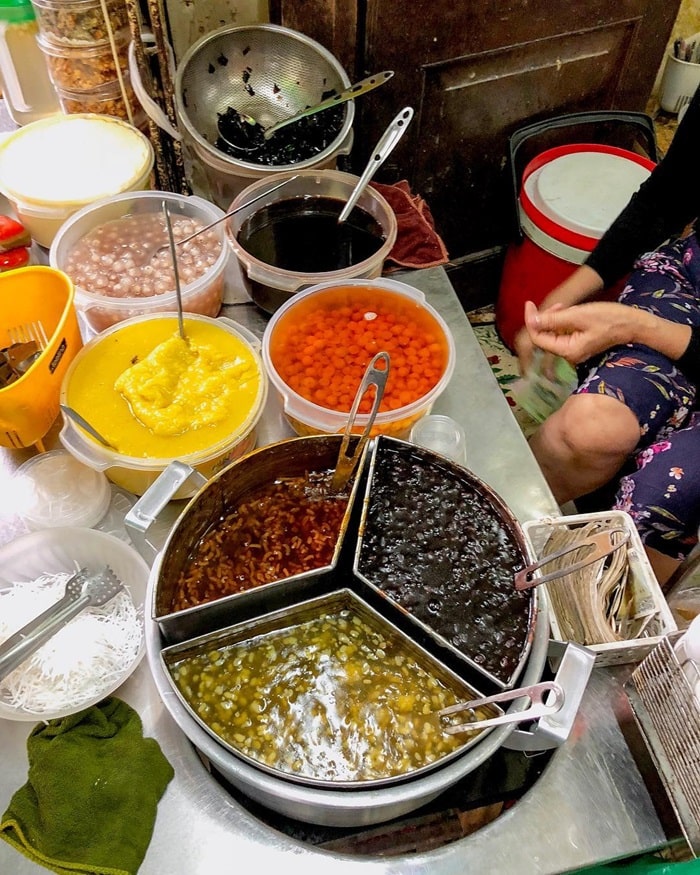 quán ăn bình dân lâu đời ở Hà Nội - Xôi chè bà Thìn