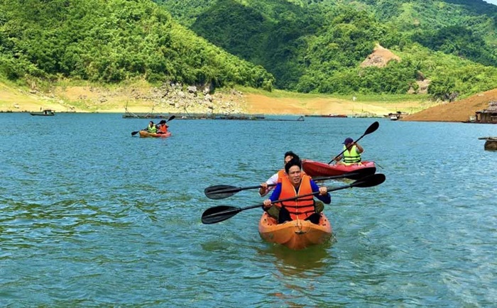 tour đạp xe Mai Châu - chèo kayak