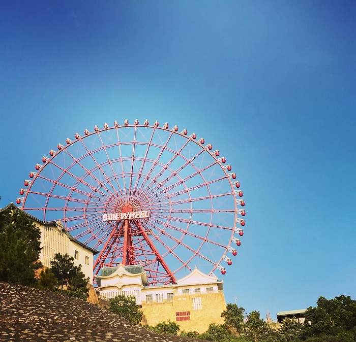 Sun Wheel Hạ Long là vòng quay khổng lồ ở Việt Nam thuộc Sun World Hạ Long 