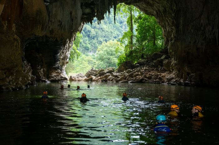 Trải nghiệm gì trong hang động ở Phong Nha