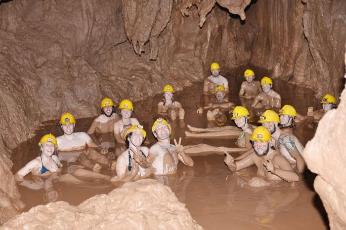 Trải nghiệm gì trong hang động ở Phong Nha