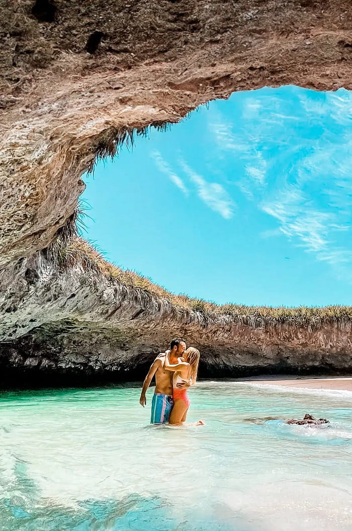 Tham quan đảo Marietas và biển Hidden là điều nên làm khi tới thành phố Puerto Vallarta Mexico