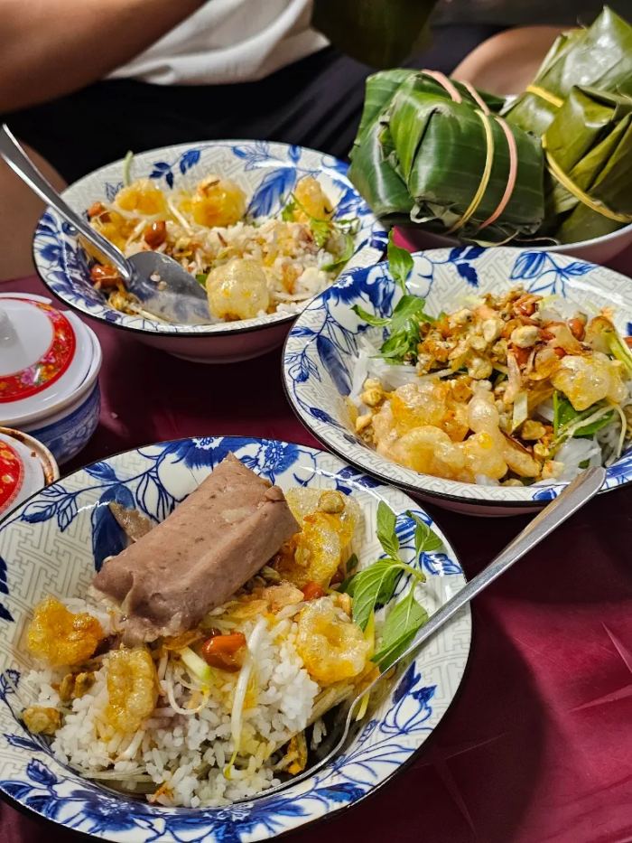 quán ăn chuẩn local ở Huế quán ăn chuẩn local ở Huế