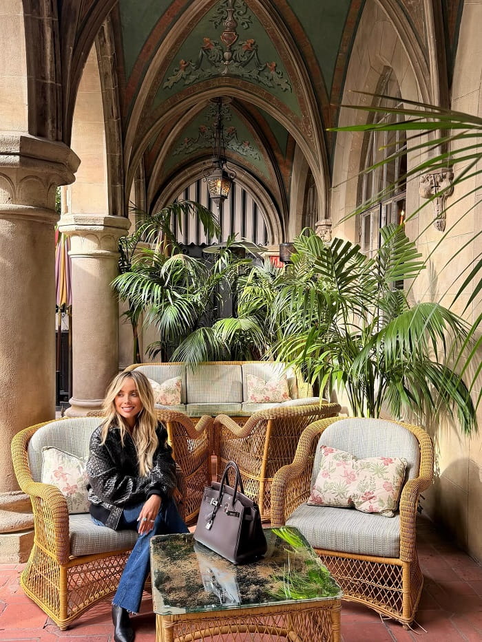 Chateau Marmont là điểm tham quan nổi tiếng ở đại lộ Sunset Boulevard