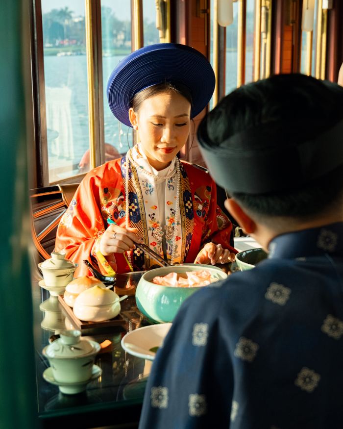 du thuyền nhà hàng ở Huế du thuyền nhà hàng ở Huế