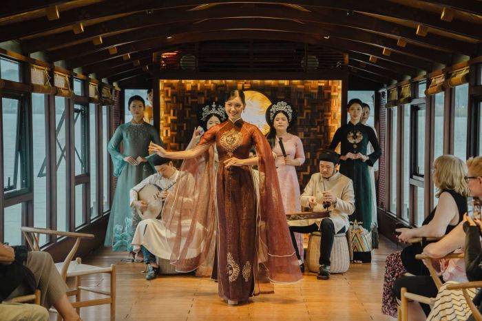 du thuyền nhà hàng ở Huế du thuyền nhà hàng ở Huế