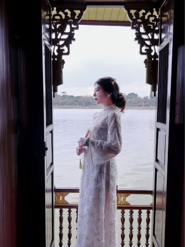 du thuyền nhà hàng ở Huế du thuyền nhà hàng ở Huế