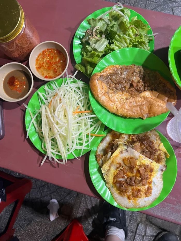 quán ăn chuẩn local ở Huế quán ăn chuẩn local ở Huế