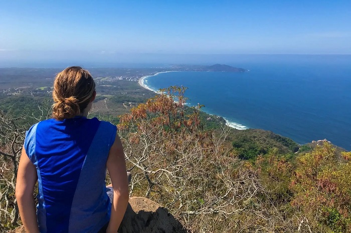 Leo núi Khỉ là điều nên làm ở thị trấn Sayulita Mexico 