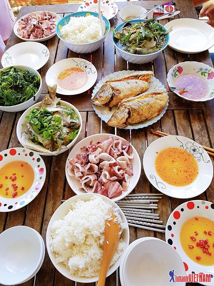 Một vòng food tour Phú Yên khám khá những món ngon nức tiếng xứ Nẫu
