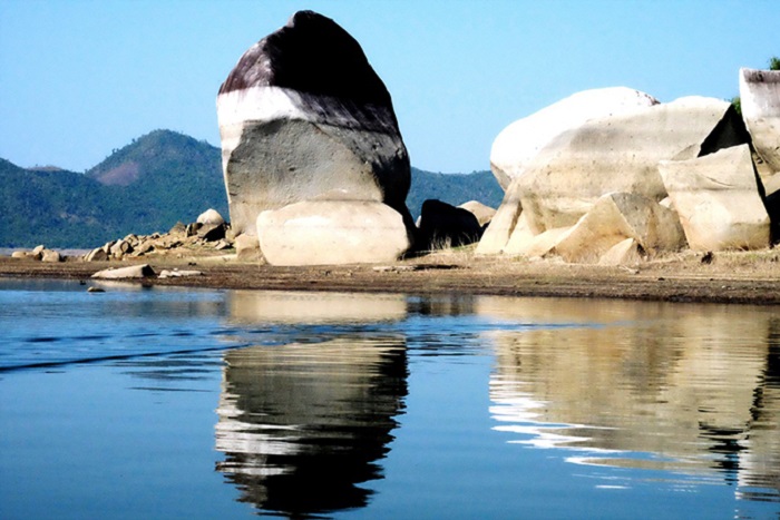 Hồ Đá Bàn – điểm đến yêu thích của dân phượt miền Trung