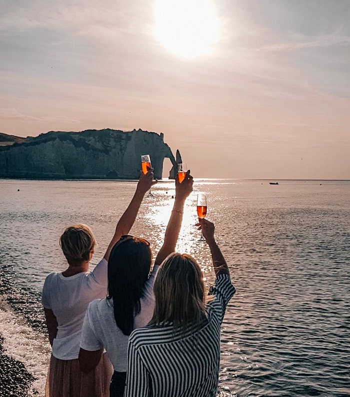 Bãi biển Etretat – một tuyệt tác thiên nhiên ban tặng cho Pháp