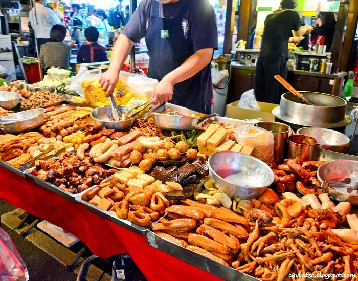 Thưởng thức trọn vị ẩm thực Đài Loan tại Chợ đêm Nhiêu Hà