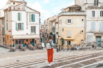 Quên lối về trước vẻ đẹp của thành phố Arles