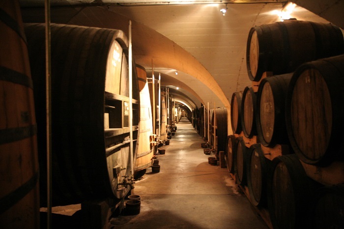 Hầm Rượu mùi La Chartreuse trong tu viện -  thành phố Grenoble