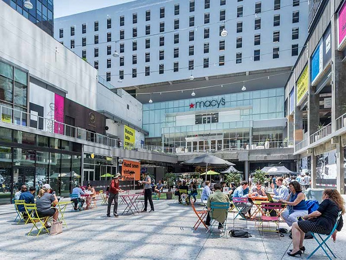 Macy’s Plaza- địa điểm mua sắm ở Los Angeles nổi tiếng