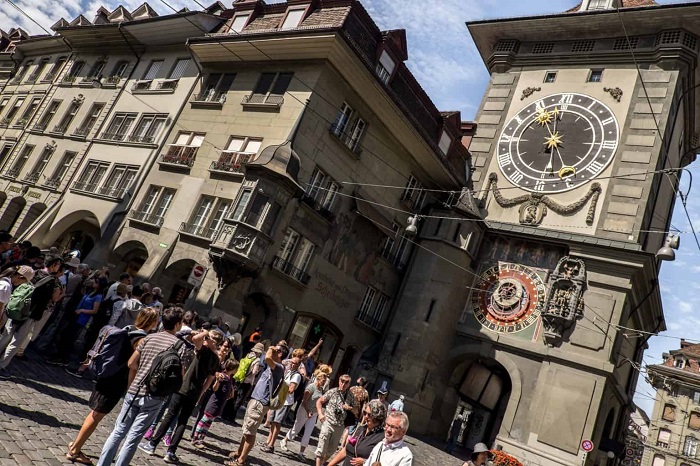 Tham quan tháp đồng hồ Zytglogge  là một trong những trải nghiệm du lịch Bern Thụy Sĩ