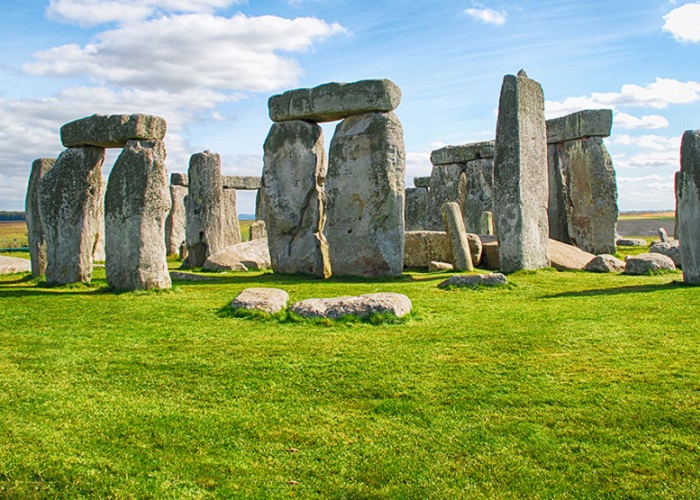 Bãi đá cổ Stonehenge - địa điểm du lịch nổi tiếng