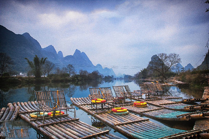 14 địa điểm du lịch Quế Lâm - Bè trên sông Ngộ Long