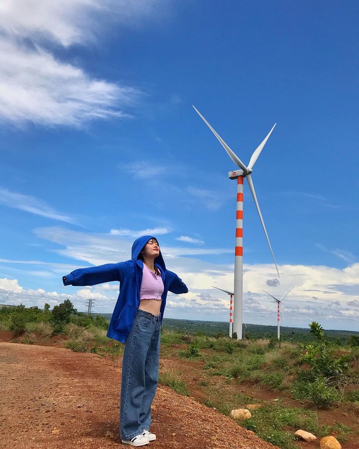 cool afternoon - the right time to go to Ea H'leo Wind Turbine Field