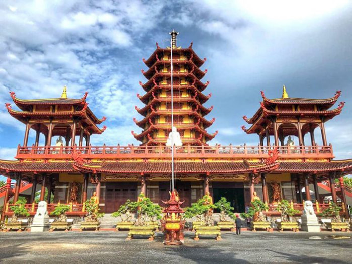 Những ngôi chùa đẹp ở Vĩnh Long nổi tiếng - được xây dựng trên một vùng đất rộng lớn