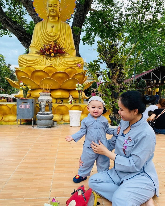 cưu mang trẻ em - hoạt động thiện nguyện tại chùa Gò Kén