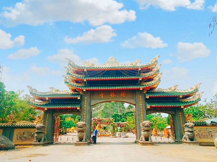 cỏng tam quan - công trình đặc sắc tại chùa Gò Kén