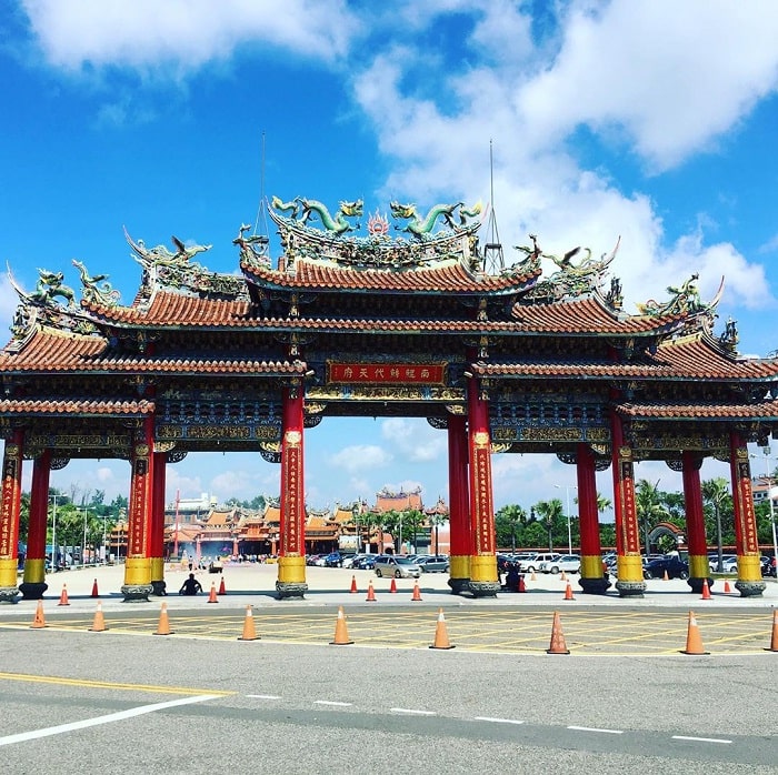 cổng - công trình ấn tượng tại chùa Nankunshen