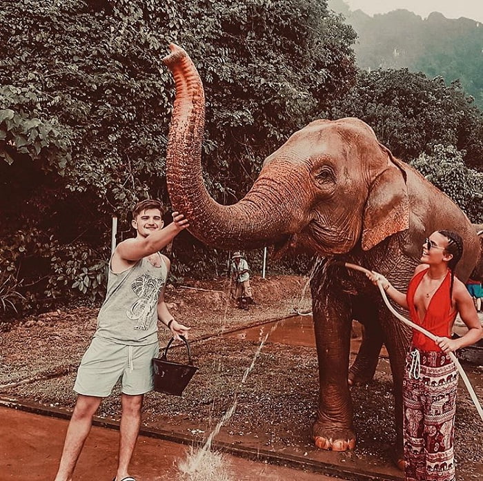chơi với voi - hoạt động thú vị tại công viên quốc gia Khao Sok