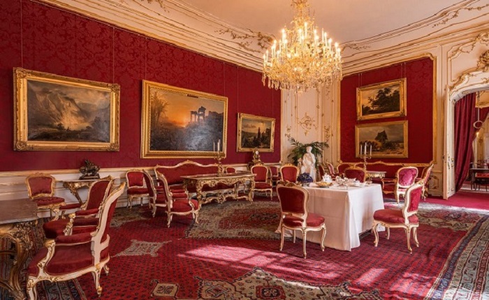 Cung điện Hoàng gia Hofburg - chiêm ngưỡng đồ nội thất xa hoa