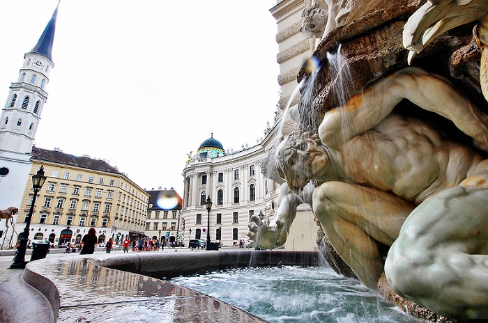 Cung điện Hoàng gia Hofburg - điểm đến thu hút du khách ở Áo