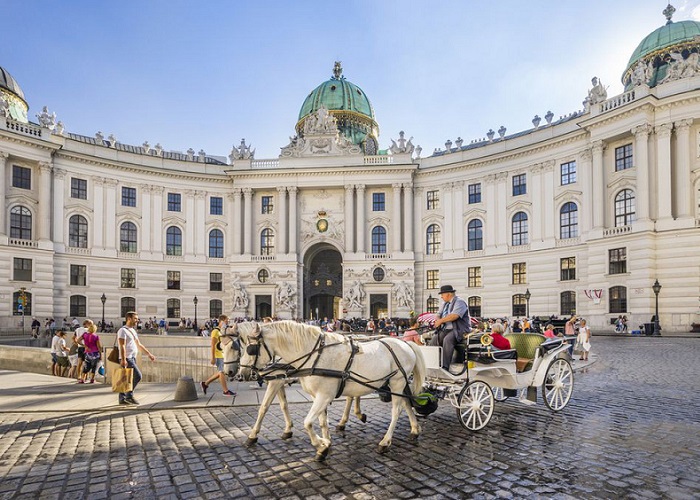 Du lịch Áo chiêm ngưỡng cung điện Hoàng gia Hofburg xa hoa, lộng lẫy