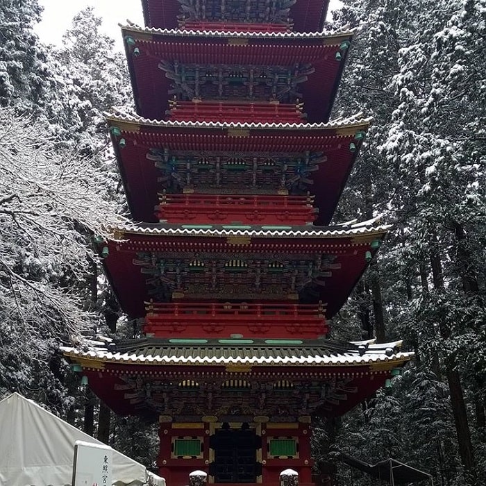 cung đường 48 khúc cua ở Nhật - tháp đền Toshogu