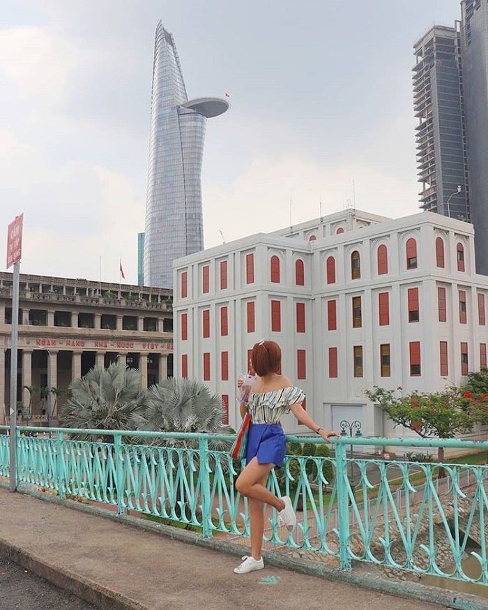 điểm hẹn hò ở Sài Gòn - chụp ảnh ở cầu Mống