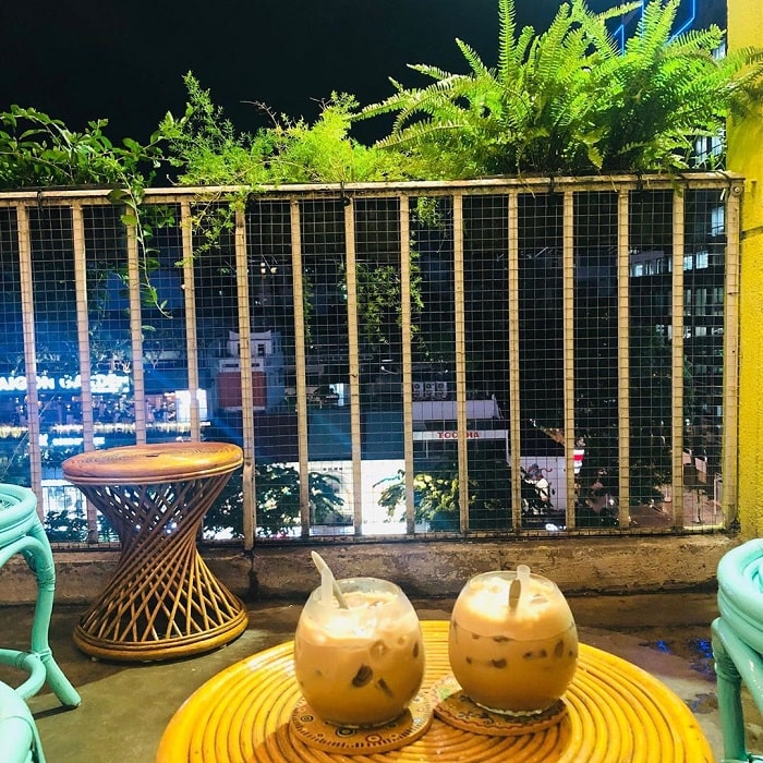 điểm hẹn hò ở Sài Gòn - uống cafe ở phố đi bộ Nguyễn Huệ