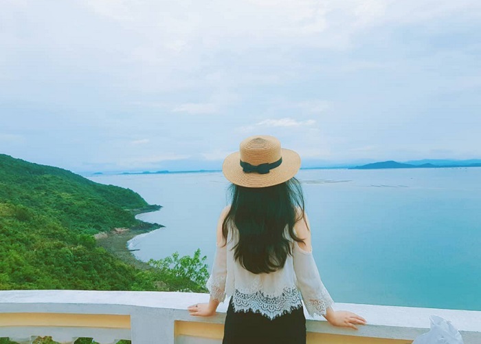 Du lịch đảo Vĩnh Thực Quảng Ninh - ngắm cảnh đẹp từ ngọn hải đăng