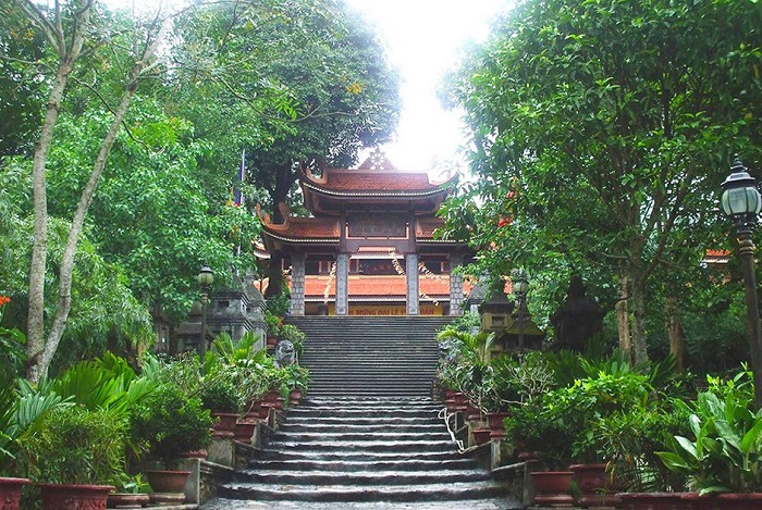 Du lịch Uông Bí Quảng Ninh - khám phá thiền viện Trúc Lâm Yên Tử