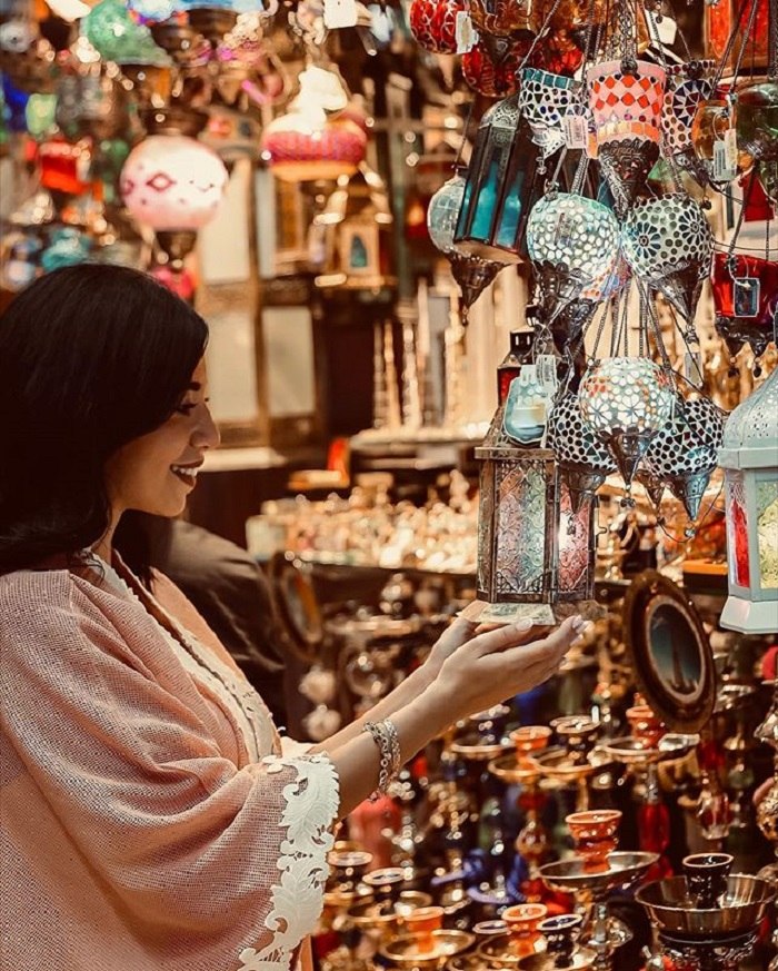 những chiếc đèn đẹp mắt ở khu mua sắm Souk Madinat Jumeirah 