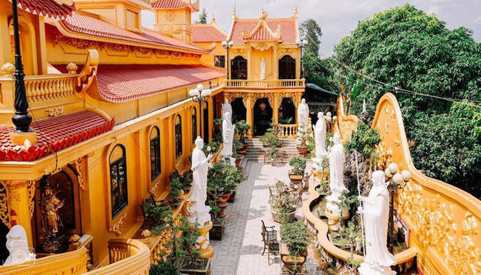 Chùa Phước Thành An Giang ngôi cổ tự tuyệt đẹp  - Khuôn viên bên trong chùa