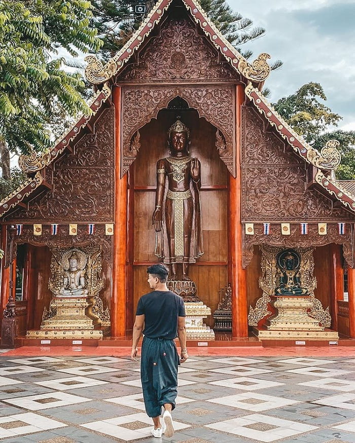 tòa nhà gỗ - cong trình ấn tượng tại chùa Wat Doi Suthep