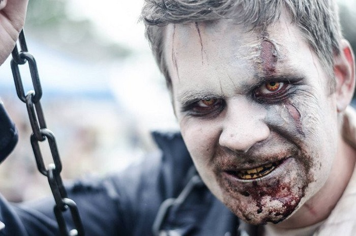 kiểu hóa trang Halloween-zombia