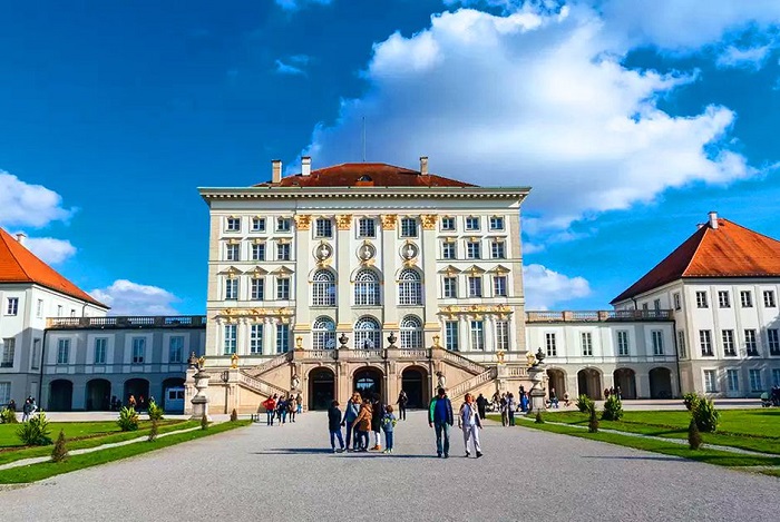 Kinh nghiệm du lịch Munich nên đi đâu? Lâu đài Nymphenburg - Địa điểm tham quan ở Munich