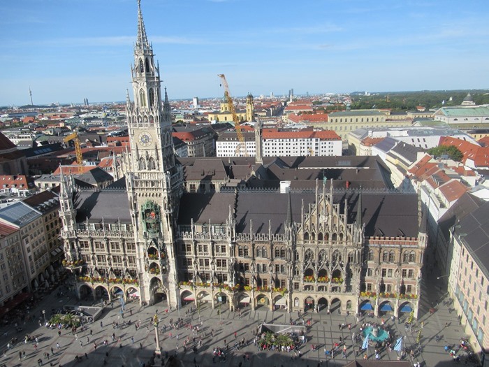 Kinh nghiệm du lịch Munich nên đi đâu? Nhà thờ St. Peter - Địa điểm du lịch ở Munich