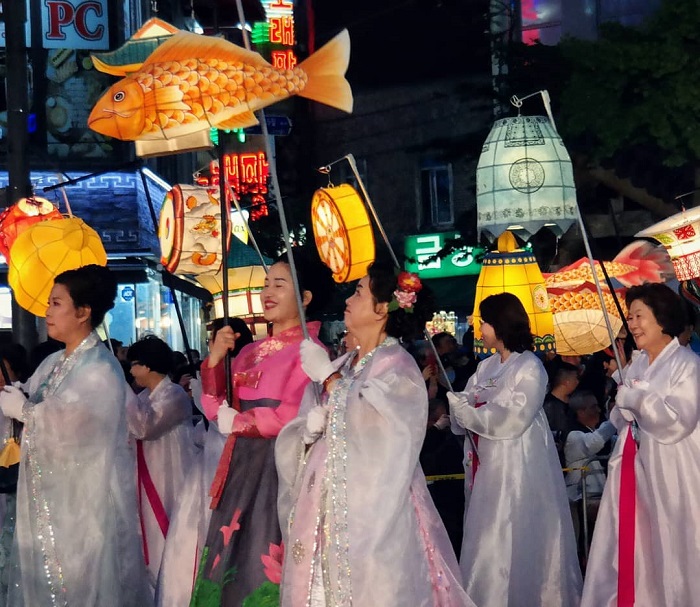 lễ hội ở Seoul - diễu hành trong lễ hội đèn lồng