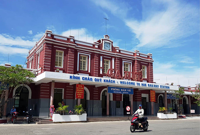 Check in Hue train station - located in a location easy to find