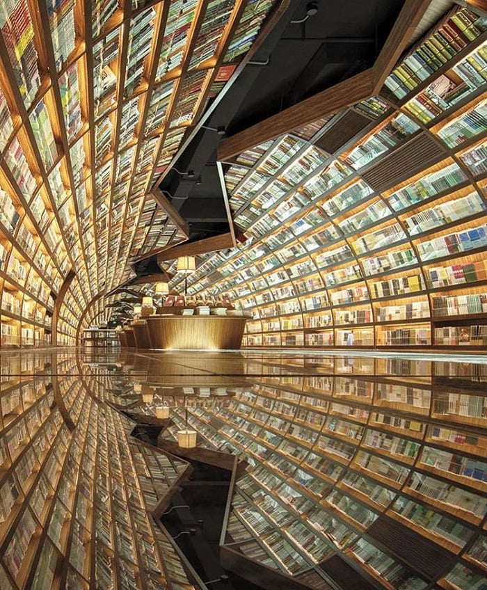 giá sách hình đập nước - kiến trúc nhà sách Chung Thư Các tại Bắc Kinh