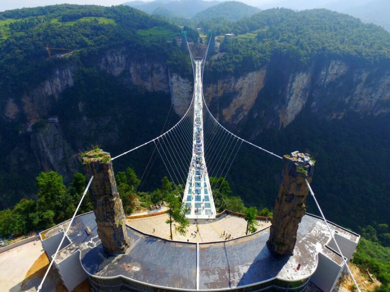 cây cầu kính đẹp nhất thế giới - Trương Gia Giới