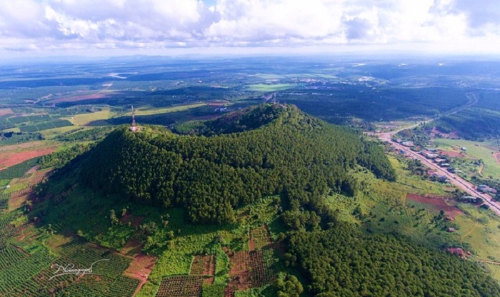 Ham Rong mountain is considered the roof of Pleiku