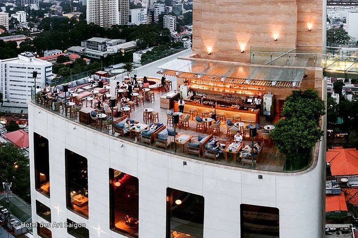 Quán cafe trên cao ở Sài Gòn -rooftop-pool-bar